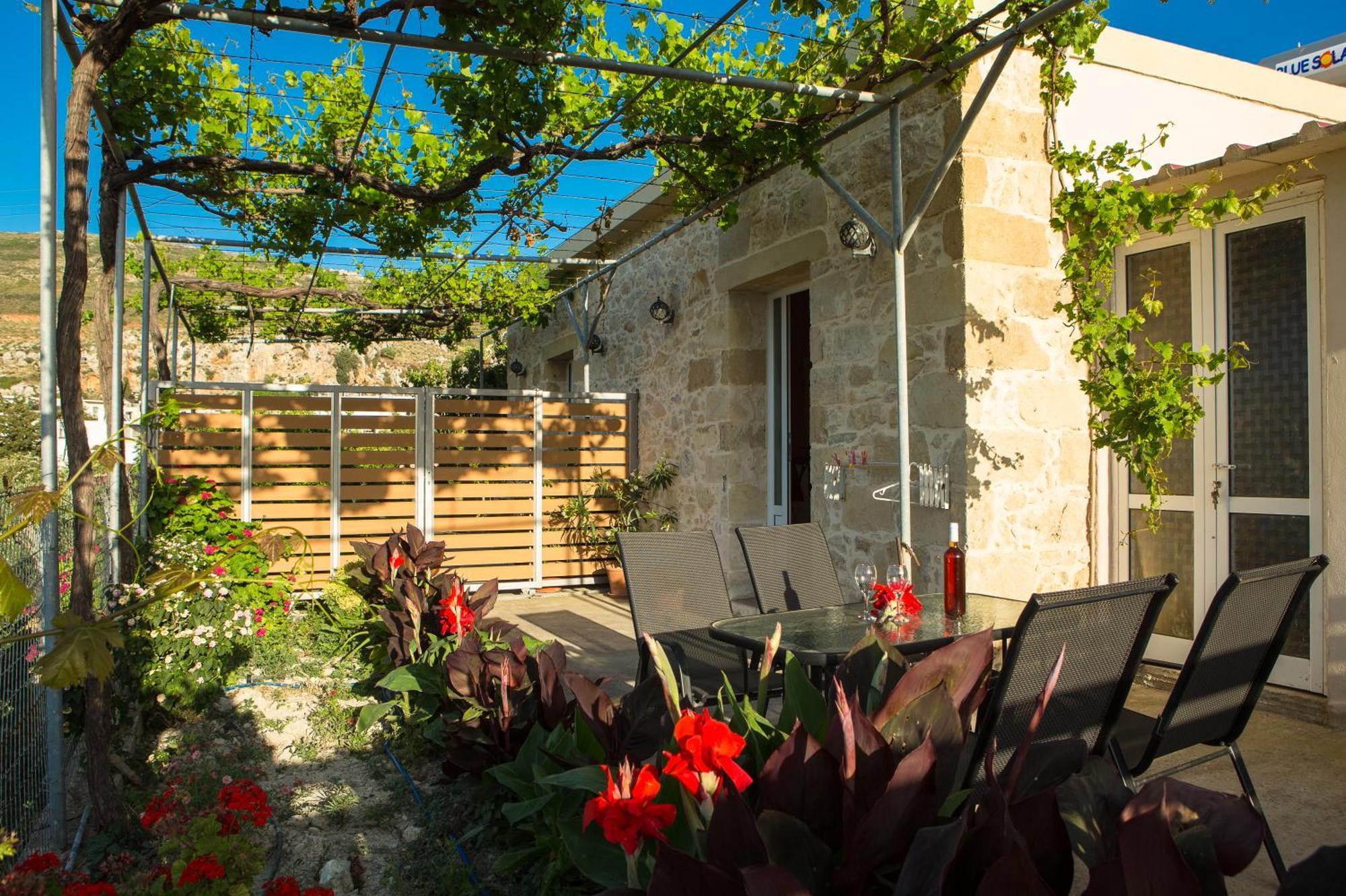 Eliana'S Stone House Apartment Benoudhiana Exterior photo